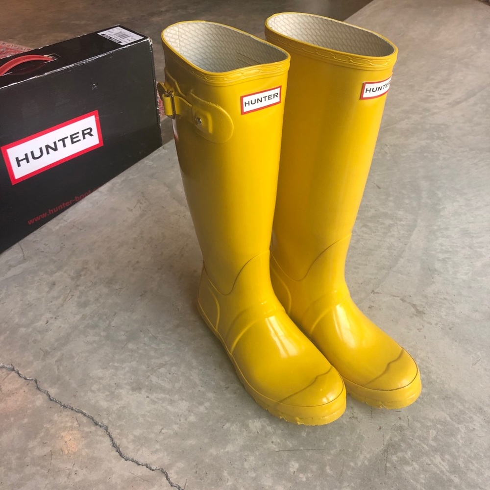 Hunter Yellow Gloss Tall Rainboot w/ Original Box